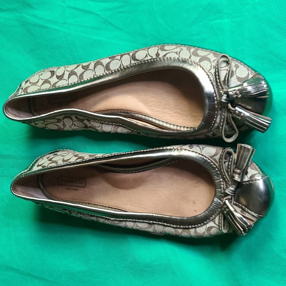 Coach Flats - Picture 5 of 7